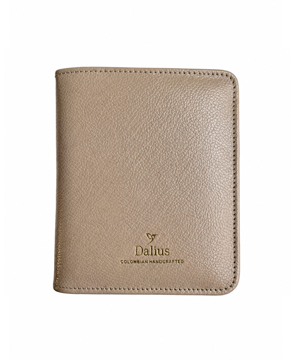 Portapasaporte de Cuero Beige Nude